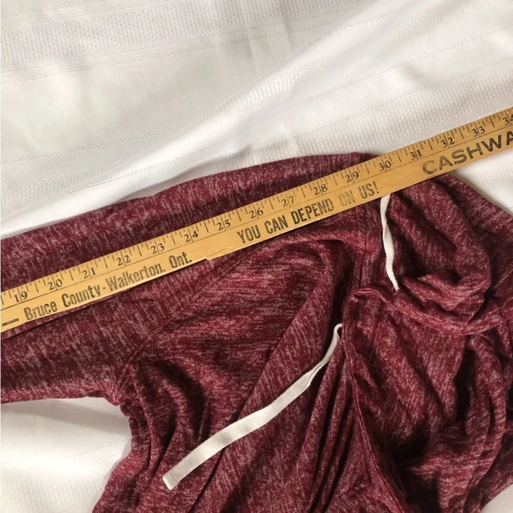 HOLLISTER Long Sleeved Slouchy Neck Tee - Picture 9 of 9